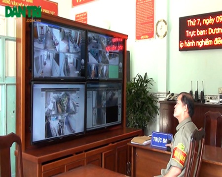 “Mắt thần” trong khu dân cư - 4 Lực lượng công an có thể giám sát chặt chẽ tình hình an ninh trật tự tại các tuyến đường, con hẻm