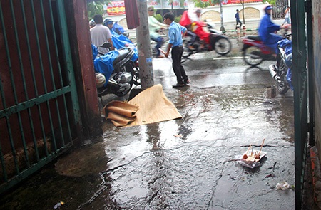 Truy sát khiến 2 người thương vong: Mâu thuẫn từ chiếc thùng đựng keo cao su? - 2 Khu vực nhân viên tiếp thị kẹo cao su bị đâm chết