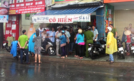 Truy sát khiến 2 người thương vong: Mâu thuẫn từ chiếc thùng đựng keo cao su? - 1 Hiện trường vụ án khiến 2 người thương vong