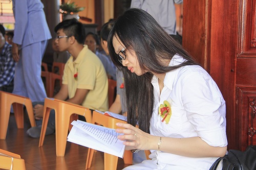 Câu chuyện của những bông hồng trong lễ Vu Lan - 12 Trung Kiên - Trung Dũng