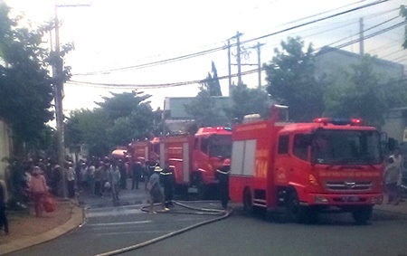 Xe cứu hoả được điều động đến hiện trường