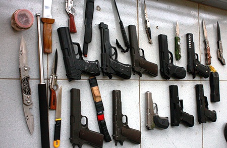 Cuộc vây bắt băng cướp dùng súng xông vào tiệm bán gạo - 2 Kho vũ khí của băng cướp do Nguyễn Dương Dũng cầm đầu