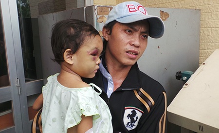 Anh Tố tới nhận con trong sự đau xót