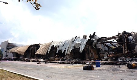 Vụ cháy lớn trong KCN: Cả công ty hóa thành tro - 4 Trung Kiên - Xuân Hinh