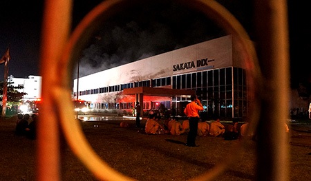 Hình ảnh vụ cháy kinh hoàng trong KCN Việt Nam - Singapore - 13 Công ty xảy ra vụ hỏa hoạn cực lớn