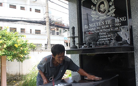 Thế giới yên bình trong giấc ngủ ngàn thu của nhiều nghệ sĩ cải lương - 3 Hàng trăm nghệ sĩ khác đang yên nghỉ tại nghĩa trang Nghệ sĩ