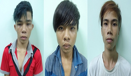 Triệt phá băng cướp nguy hiểm "chém trước cướp sau" - 1 Ba đối tượng cầm đầu băng cướp bị tạm giữ tại cơ quan công an