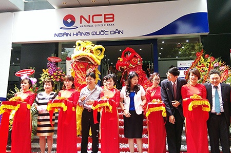 Cắt băng khánh thành, khai trương trụ sở Chi nhánh Hà Nội của Ngân hàng NCB