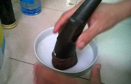 Thú chơi “thần dược” tiền tỷ của đại gia Sài thành - 2 Nhiều người cho rằng mài sừng tê giác ra uống có thể chữa bách bệnh