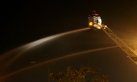 Hình ảnh vụ cháy kinh hoàng trong KCN Việt Nam - Singapore - 17 Đám cháy vẫn bùng lên dữ dội