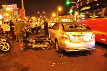 Lực lượng công an có mặt xử lý