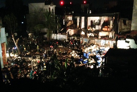 Hình ảnh tan hoang sau vụ nổ kinh hoàng, rung chuyển cả khu dân cư - 1 Hình ảnh tan hoang sau vụ nổ kinh hoàng, rung chuyển cả khu dân cư