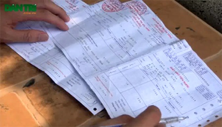 Khu phố "lõng bõng nước thải" ở TP Hồ Chí Minh - 2 Hóa đơn đóng tiền phí bảo vệ môi trường hàng tháng của người dân