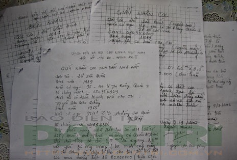 Nguy cơ mất trắng khi "dính bẫy" nhà đất giá "siêu rẻ" - 2 Mua bán nàh đất bằng giấy tờ tay khiến nhiều người đối mặt với nguy cơ mất trắng