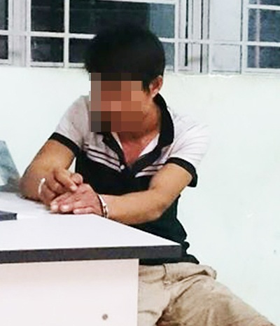 Bắt “đạo chích” trộm 9 con bò giữa đêm - 1 Nghi can trộm bò bị tạm giữ tại cơ quan công an