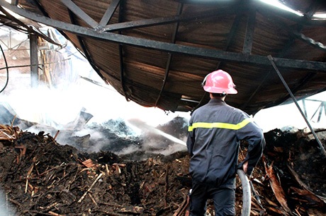 Nhiều tài sản trong công ty bị thiêu rụi