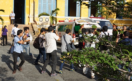 “Siêu lừa” Huyền Như tiều tụy đến tòa phúc thẩm - 8 Dân trí