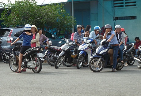 “Cò” vé tàu Tết “vào mùa” - 3 Loại vé cò mời chào mà đúng tên và số CMND rất có thể là vé đã bị tẩy sửa