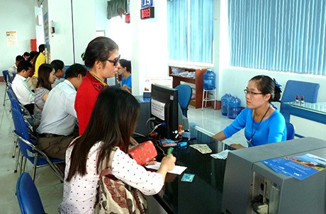 “Cò” vé tàu Tết “vào mùa” - 4 Người dân nên trực tiếp vào trong ga Sài Gòn để được mua vé, hướng dẫn cụ thể