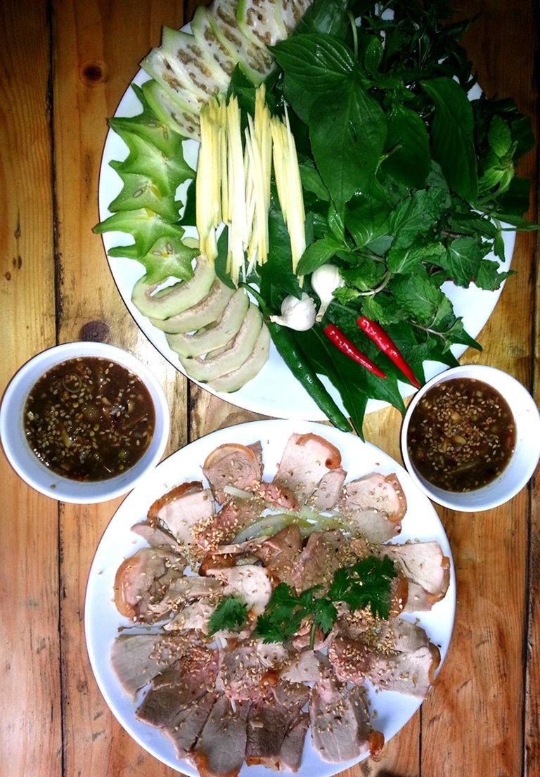 Bê thui cầu Mống chính gốc Quảng Nam ở Sài Gòn - 4 Bê thui cầu Mống có hương vị thơm ngon, mềm thịt - Ảnh : D.V