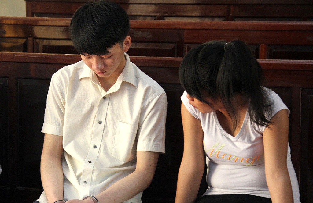 Tử hình "sát thủ" giết chủ vì không được nhận 3 ngày tiền lương - 1 Vòng Sin Quý và Vũ Thị Gấm tại tòa