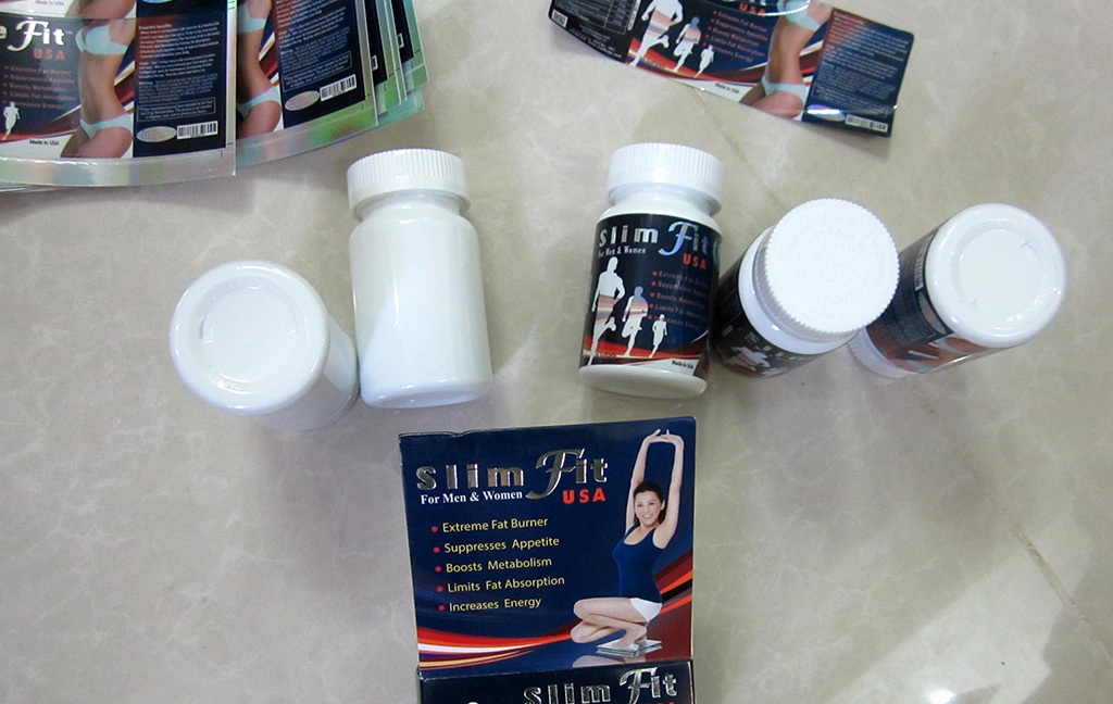 Vụ bắt 3 kho thực phẩm chức năng "khủng": Đều là hàng Trung Quốc và hàng trôi nổi - 3 Một số loại thực phẩm chức năng bị tạm giữ