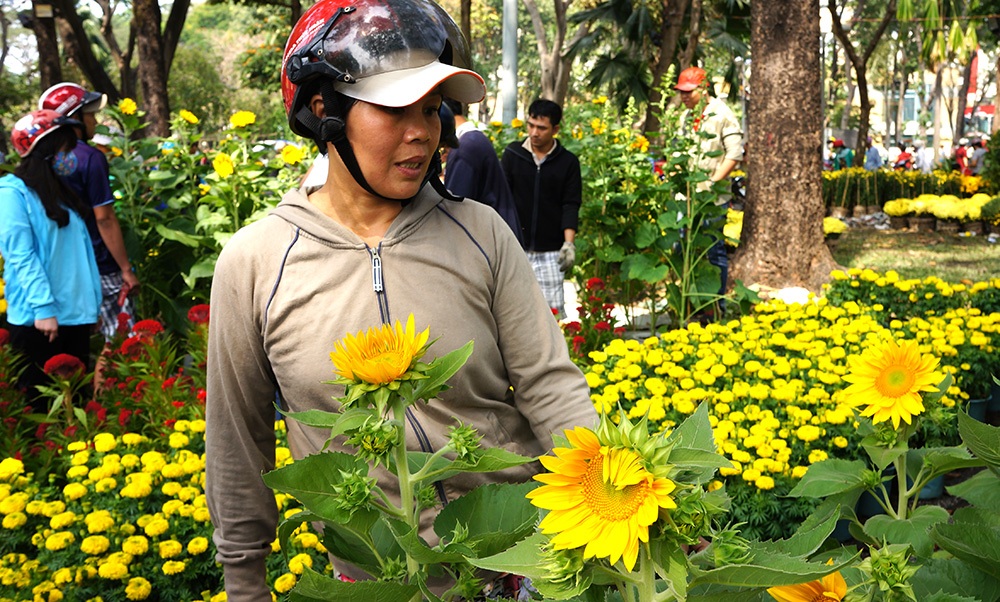 Hình ảnh cuối cùng của chợ hoa tết 2015 - 9 Trung Kiên – Xuân Hinh