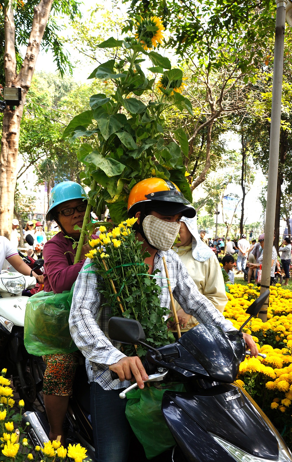 Hình ảnh cuối cùng của chợ hoa tết 2015 - 7 Trung Kiên – Xuân Hinh