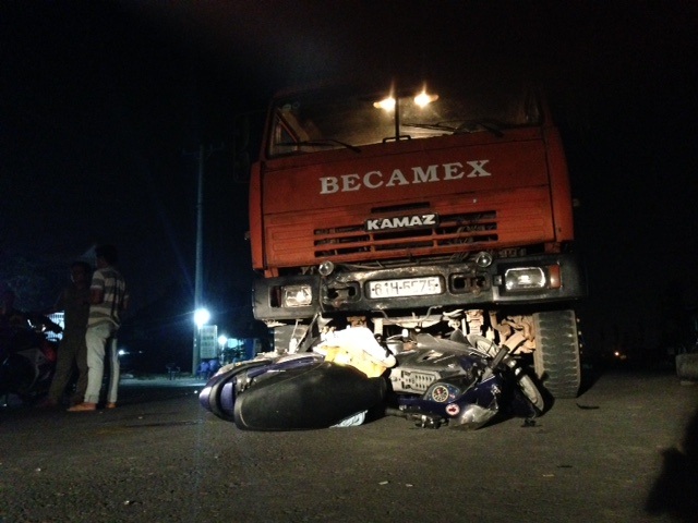 Hiện trường vụ tai nạn trên đường cao tốc khiến 1 người nguy
kịch