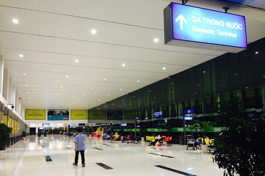 Những Việt kiều "xông đất" sân bay quốc tế Tân Sơn Nhất - 5 Đoàn tụ gia đình đón xuân