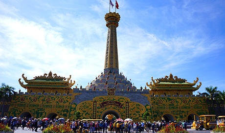 Khu du lịch Đại Nam lại “xả cửa” miễn phí cho du khách - 1 Hàng vạn người đã đổ về khu du lịch Đại Nam trong lần xả cửa vào cuối năm 2014