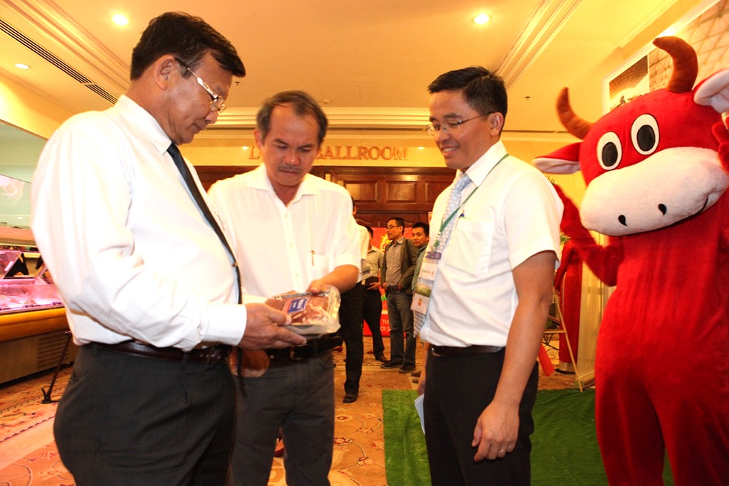 Ra mắt thịt bò tơ Úc đồng "nhãn hiệu" Vissan - Hoàng Anh Gia Lai - 2 Ra mắt thịt bò tơ Úc đồng nhãn hiệu Vissan - Hoàng Anh Gia Lai