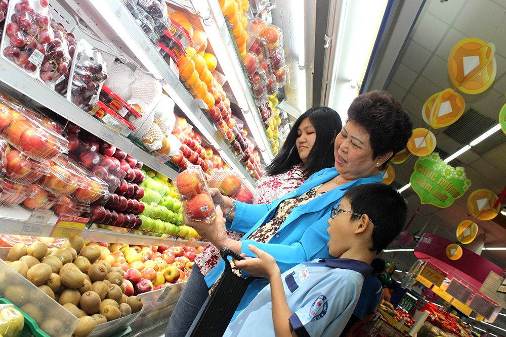 Chợ đồng loạt tăng giá, siêu thị “giảm giá hết ga” - 4 Những mặt hàng tươi sống trong các siêu thị luôn thu hút khách