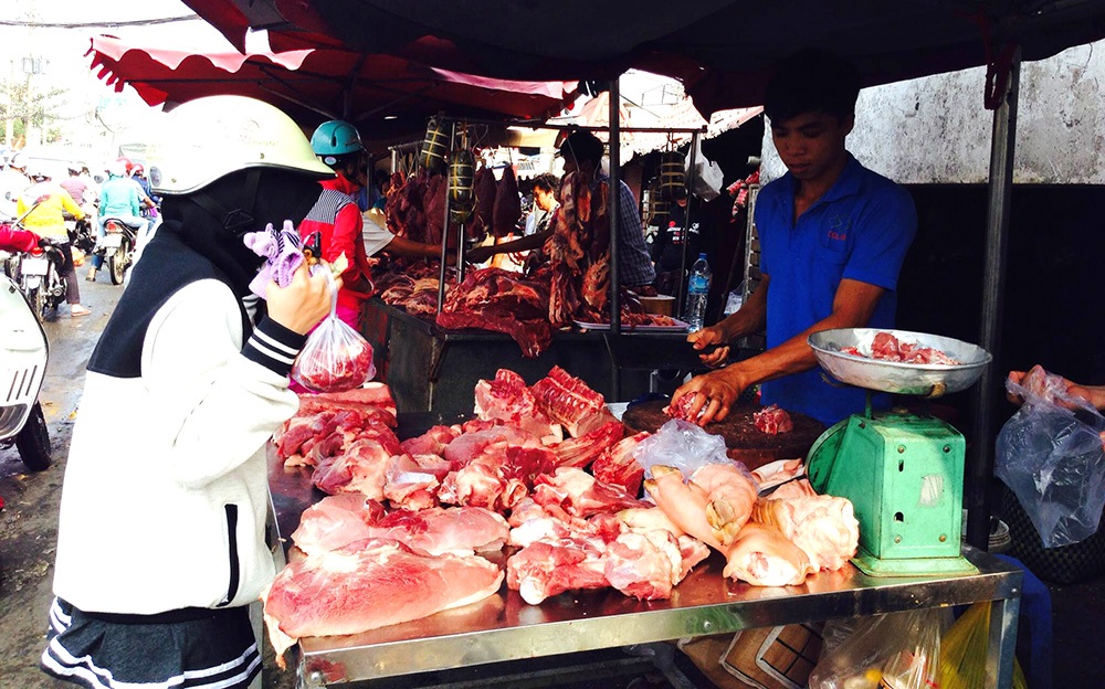 Chợ đồng loạt tăng giá, siêu thị “giảm giá hết ga” - 3 Giá cả ở các chợ đồng loạt tăng từ 10 - 15%