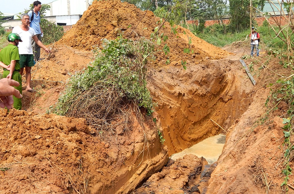 Phạt nặng công ty môi trường chôn rác gần khu dân cư