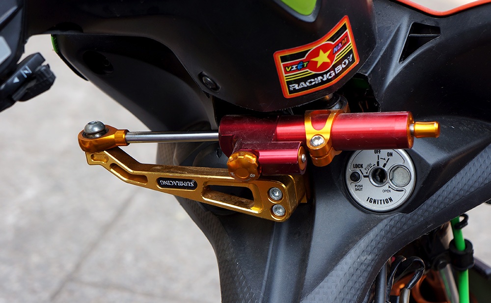 Cần trợ lực cho tay lái được chế thêm