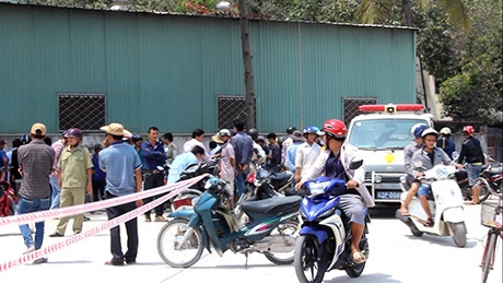 Thi thể trẻ sơ sinh bị bỏ rơi bên đường - 1 Khu vực phát hiện thi thể trẻ sơ sinh khoảng 1 tuần tuổi