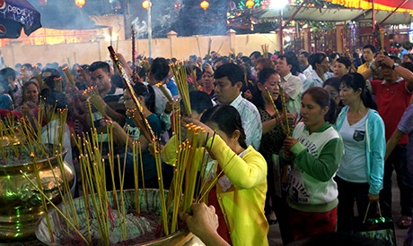 Thành tâm cầu khẩn một năm mới khỏe mạnh, nhiều may mắn