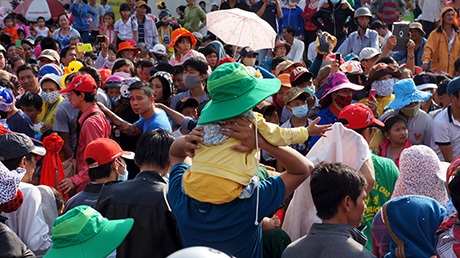 Lễ rước kiệu Bà khép lại lễ hội đầu năm 2015 lớn nhất tại tỉnh Bình Dương