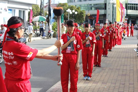 Hành trình đỏ 2015: “Kết nối dòng máu Việt” - 1 Hành trình đỏ năm 2015 chính thức khởi động