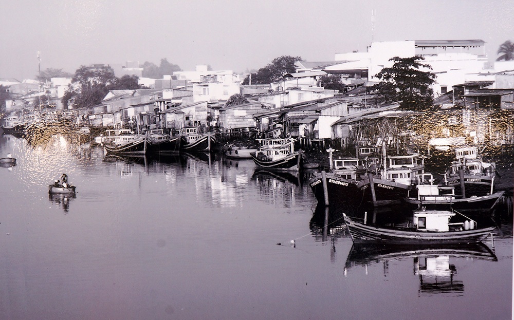 Khu nhà chồ ven sông Cà Ty thị xã Phan Thiết những ngày đầu giải phóng