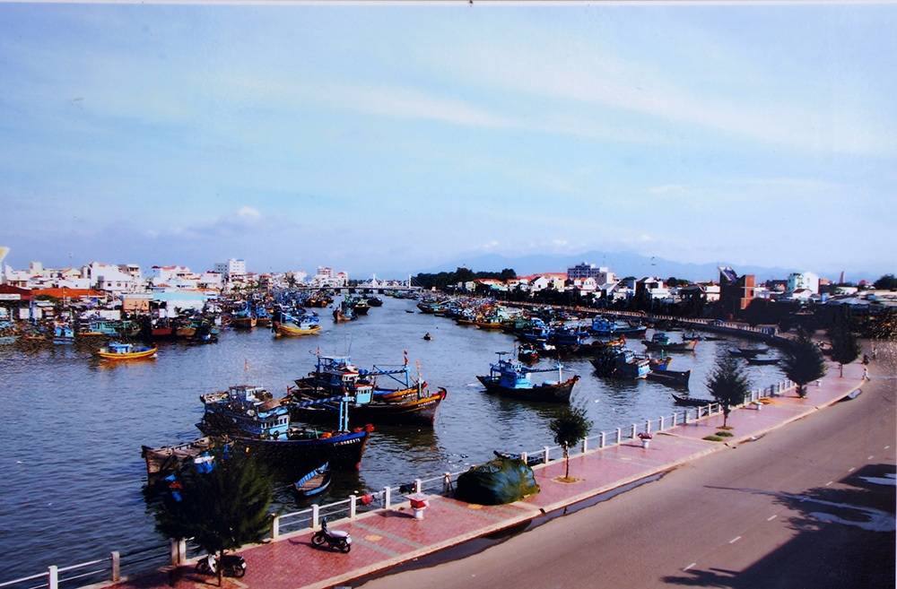 Khu nhà chồ ven sông Cà Ty thị xã Phan Thiết những ngày đầu giải phóng