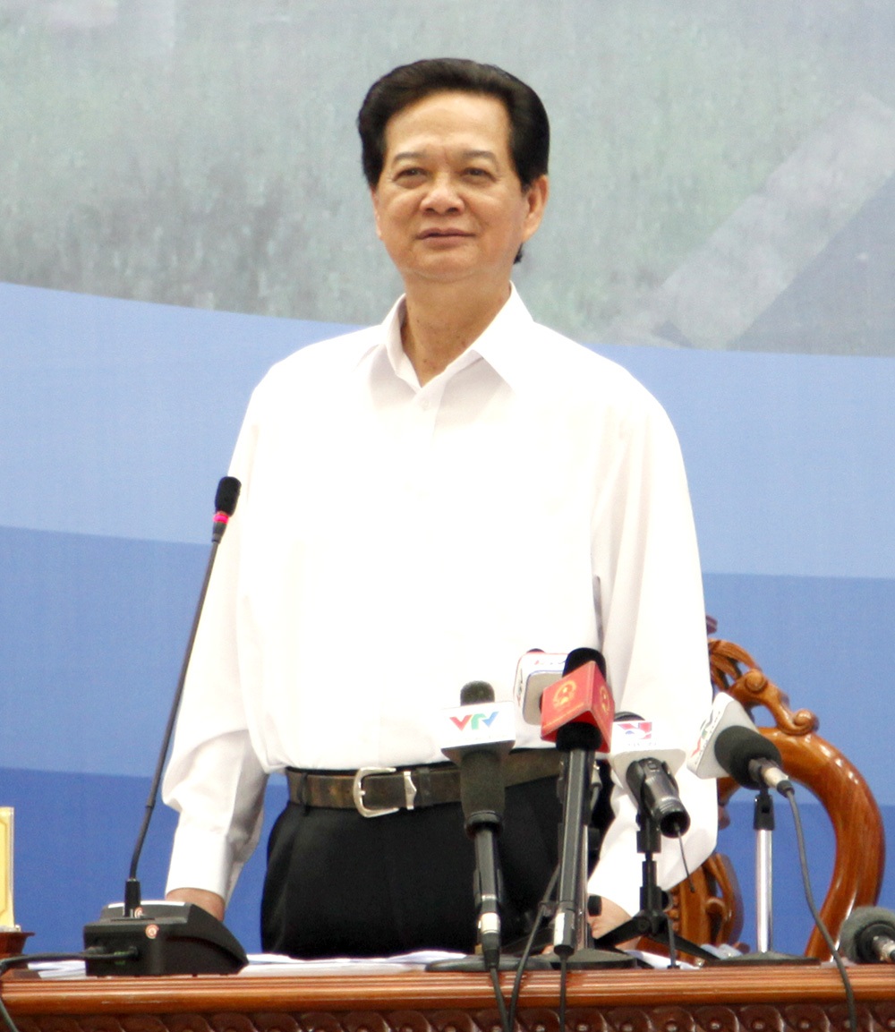 Hoàn thành nhà ở vượt lũ giai đoạn 2 tại ĐBSCL - 3 Thủ tướng Chính phủ Nguyễn Tấn Dũng phát biểu chỉ đạo tại hội nghị