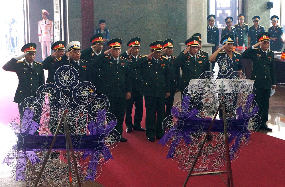 Tiễn biệt hai phi công Su – 22 hy sinh trên biển - 8 Các đoàn vào viếng