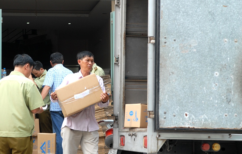 Phát hiện gần 30.000 sản phẩm hàng hóa vi phạm - 1 Phát hiện gần 30.000 sản phẩm hàng hóa vi phạm