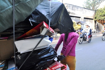 Vụ người mua ve chai nhặt được 5 triệu yên: Sẽ “phán quyết” trong 6 ngày? - 3 Chặng đường mưu sinh của người phụ nữ thu mua ve chai thật thà vẫn ở phía trước