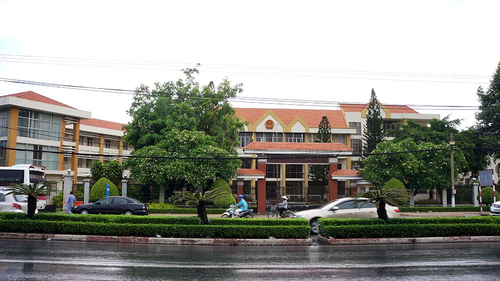 Những khu đất “vàng” bị bỏ hoang - 1 Trụ sở cũ của UBND TP. Thủ Dầu Một nằm ở vị trí đắc địa nhưng đang bị bỏ hoang