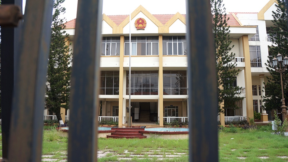 Trụ sở cũ của UBND TP.Thủ Dầu Một đóng cửa, bỏ hoang hơn 1 năm nay