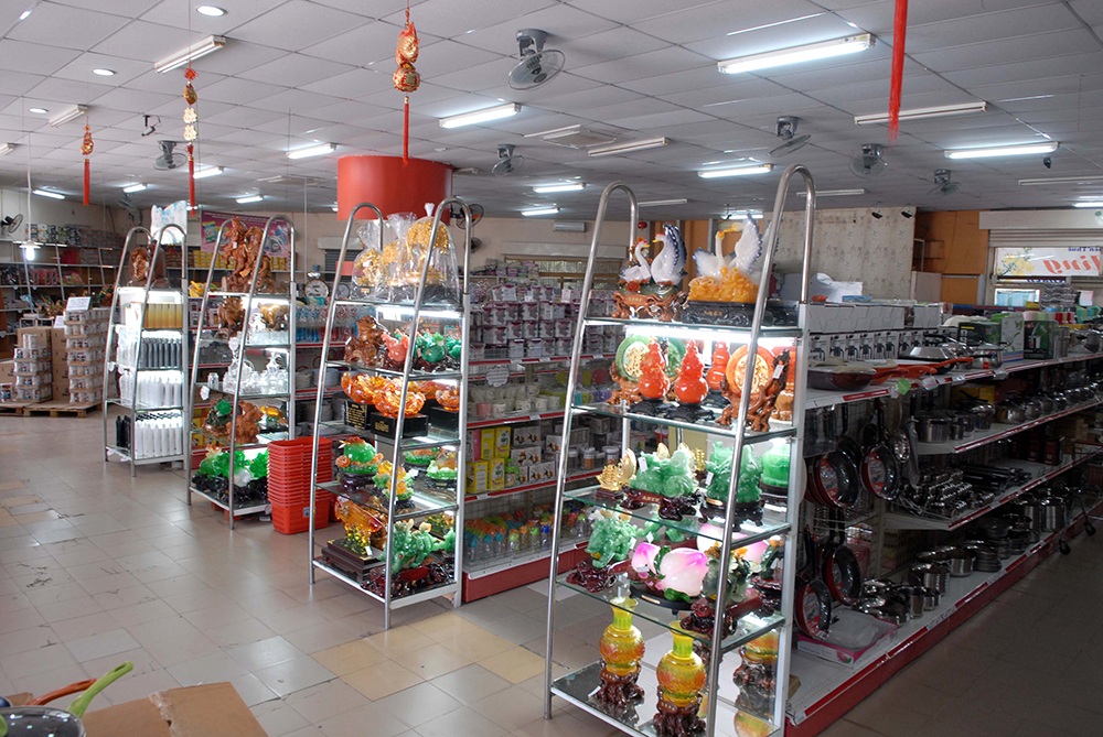 Ế ẩm "chợ chiều" ở ba siêu thị miễn thuế vùng biên - 3 Siêu thị miễn thuế và Satra Tây Nam cũng rơi vào cảnh tương tự