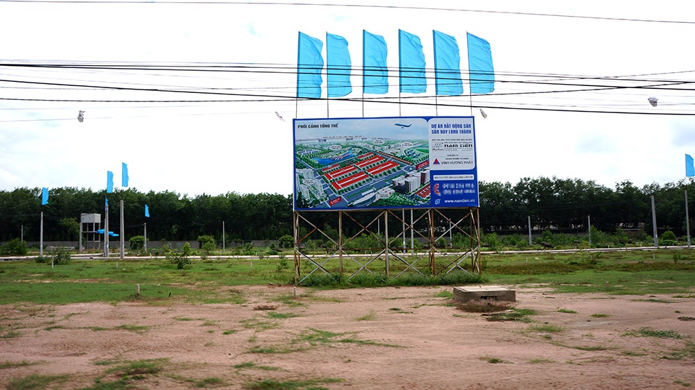 Ồ ạt rao bán đất ven dự án sân bay Long Thành - 4 Một khu dự án bán nền nằm tại xã Long An
